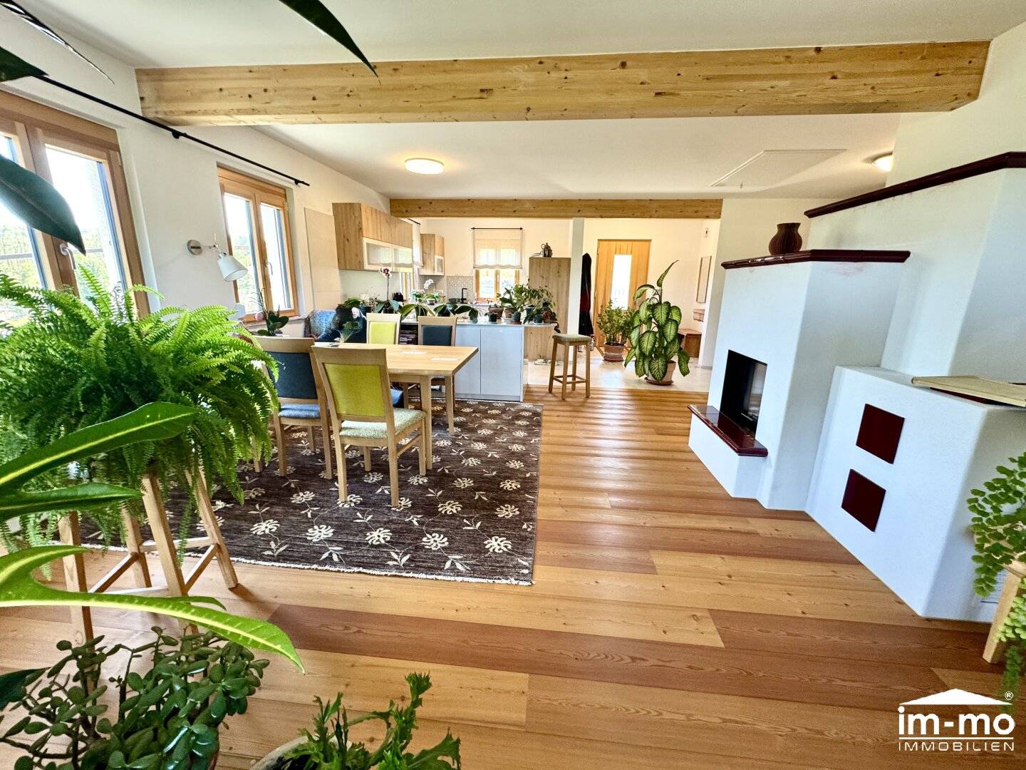 DIE NATUR ERLEBEN - NEUWERTIGER BUNGALOW, GARTEN MIT SCHWIMMTEICH, CARPORT - RUHELAGE