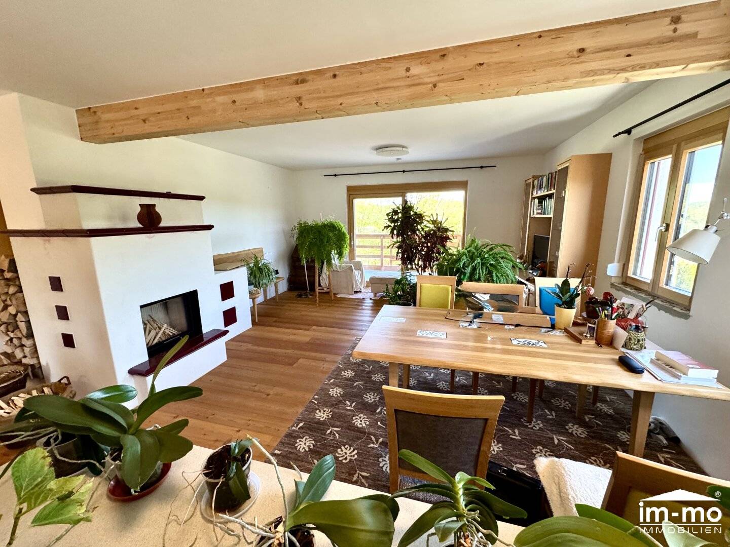 DIE NATUR ERLEBEN - NEUWERTIGER BUNGALOW, GARTEN MIT SCHWIMMTEICH, CARPORT - RUHELAGE