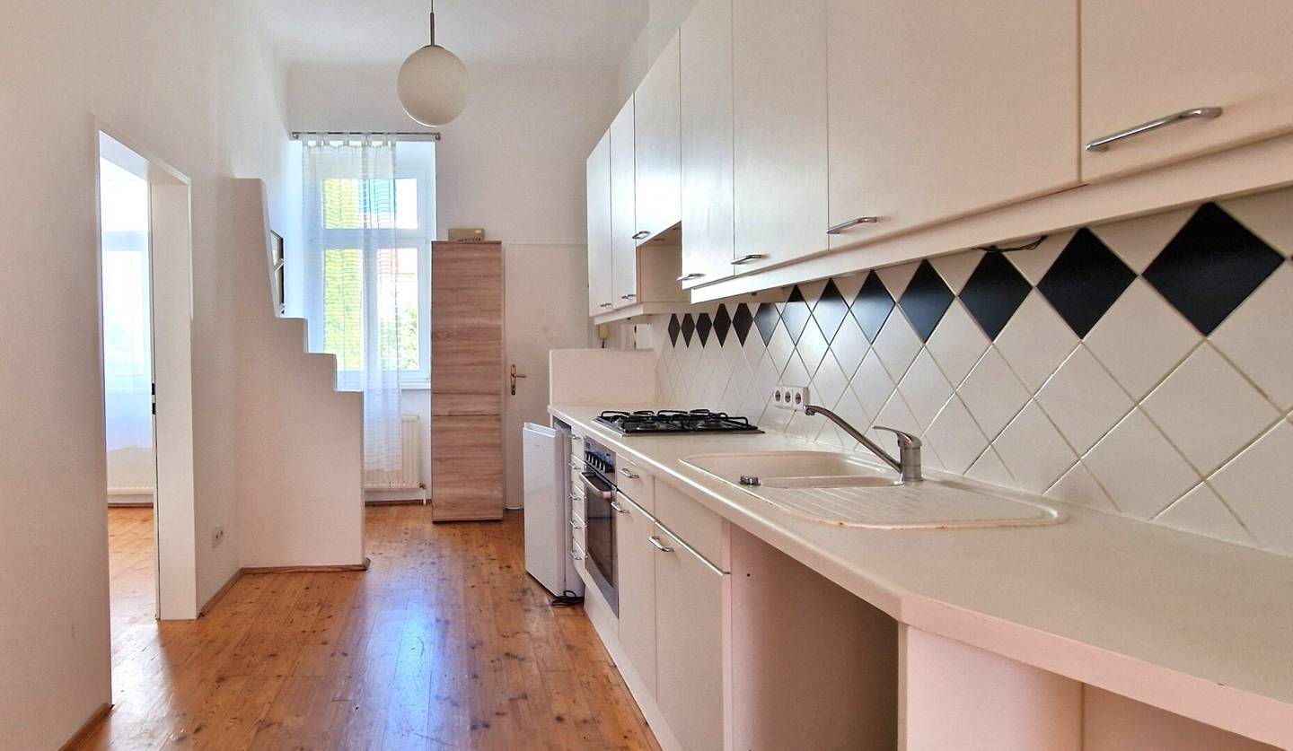 Helle 2-Zimmer-Wohnung - charmanter Altbau – ab sofort verfügbar