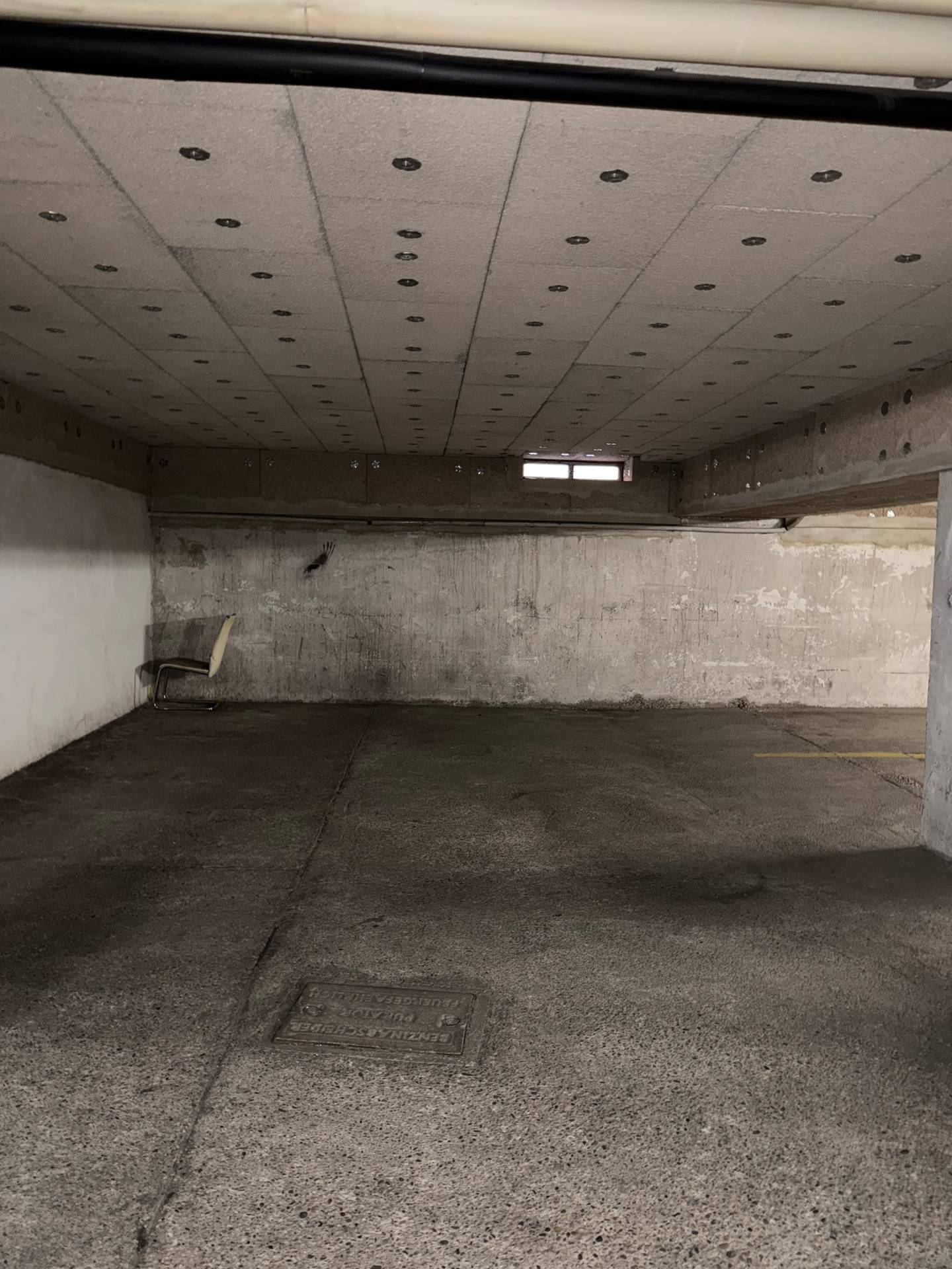 Private parking space with key access Wohnung