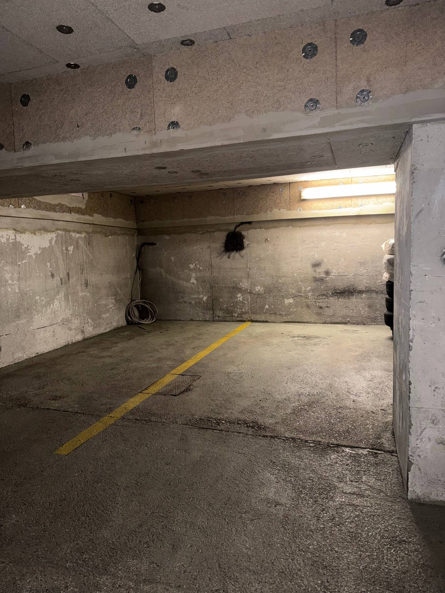 Private parking space with key access Wohnung