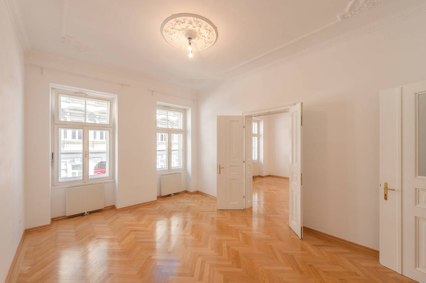 Charmante Altbauwohnung mit Kamin im Servitenviertel