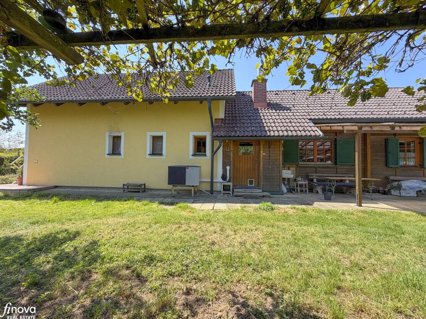 Naturidylle nahe Graz – Einfamilienhaus mit 1.640 m² Grundstück, PV-Anlage &amp; Luftwärmepumpe!