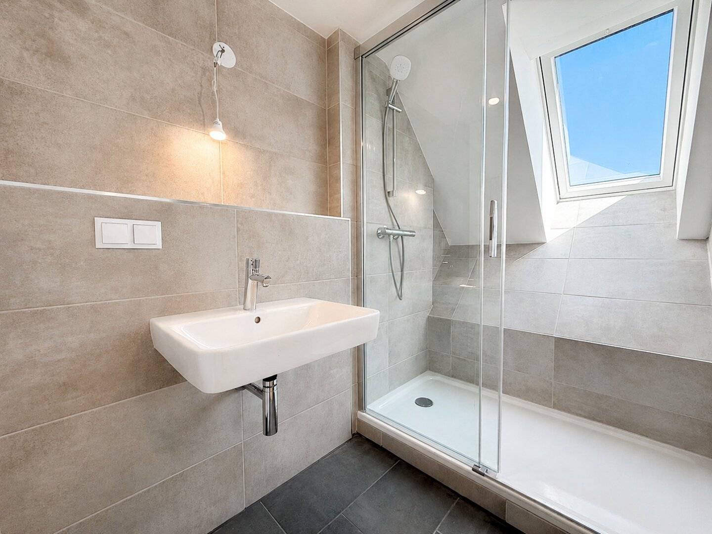 WIDE VIEW - First occupancy - 2 rooms - approx. 51 m² living area - Kitchen included - AIR CONDITIONING