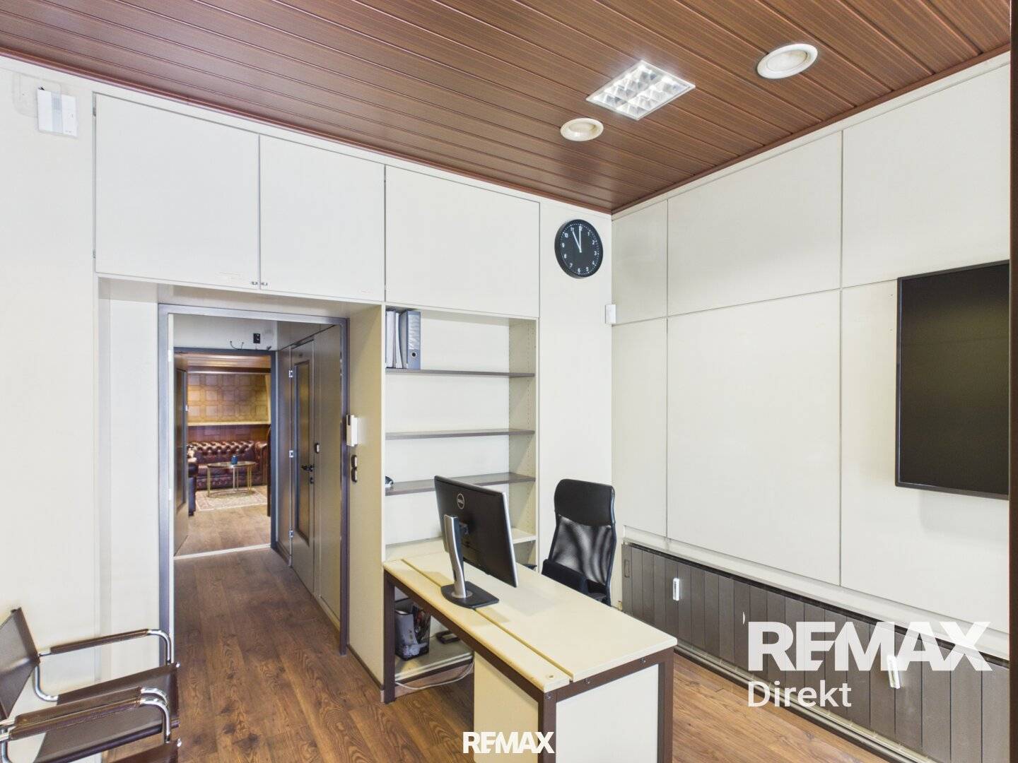 Representative 3-room office or practice on the ground floor, top location in 1080 Vienna