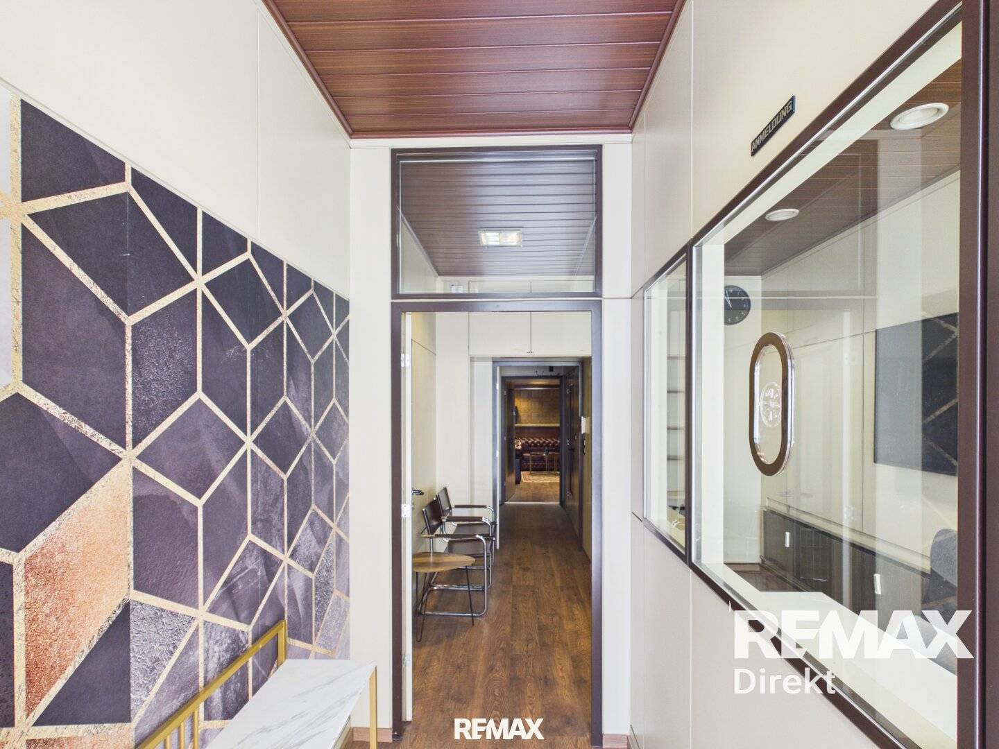 Representative 3-room office or practice on the ground floor, top location in 1080 Vienna