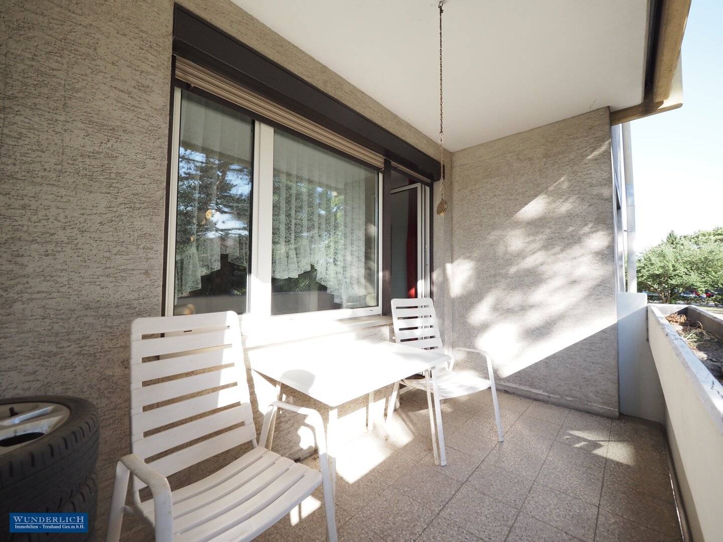 Loggia property in green quiet location