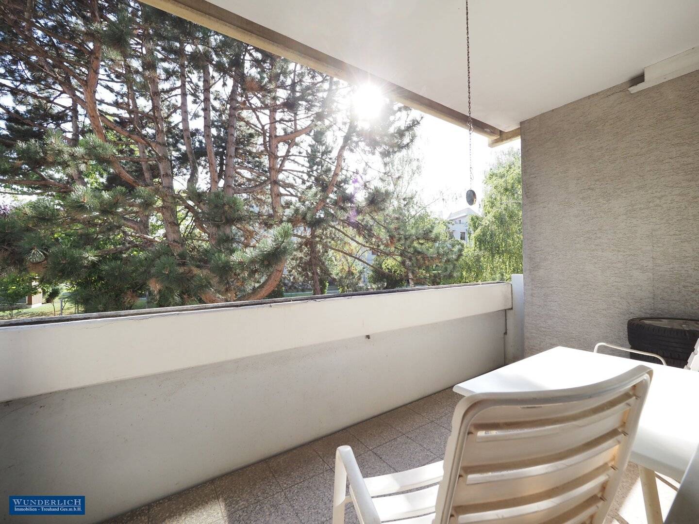 Loggia property in green quiet location