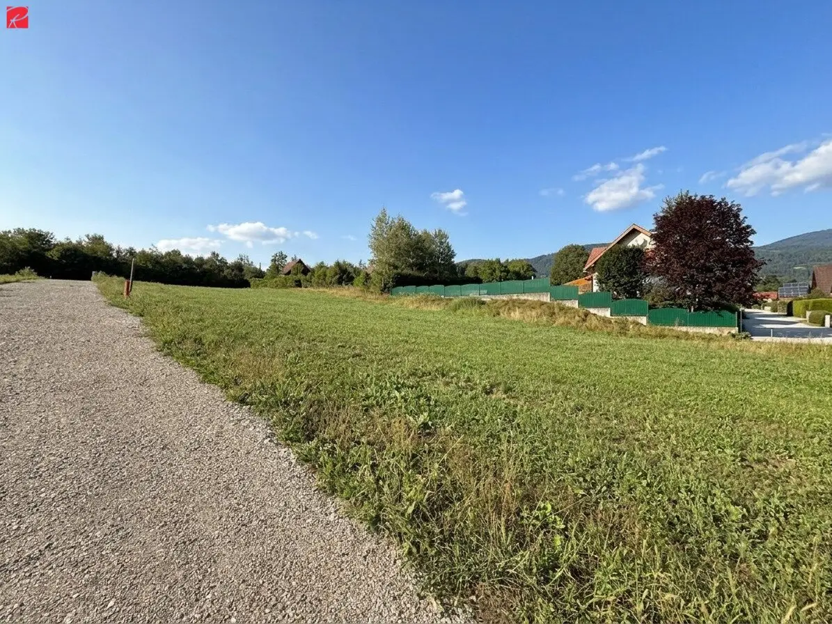 Sonniger Baugrund in malerischer Landschaft!