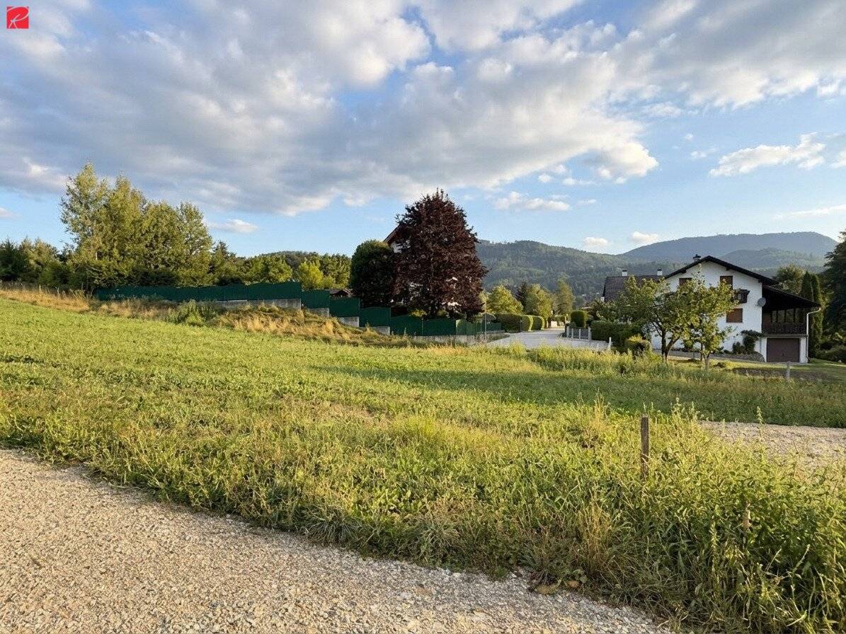Sonniger Baugrund in malerischer Landschaft!