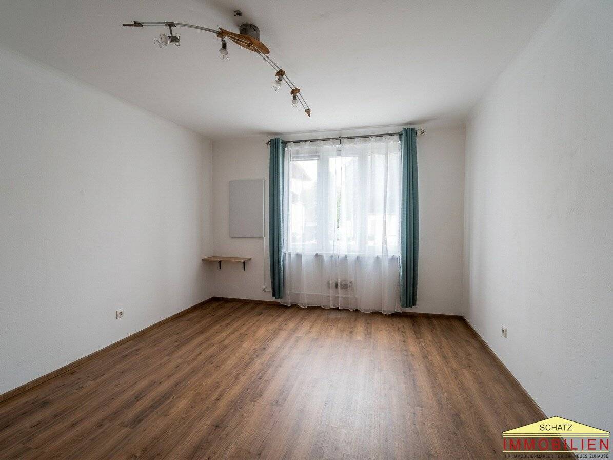 Berndorf - Beautiful 3-room apartment with balcony and parking space