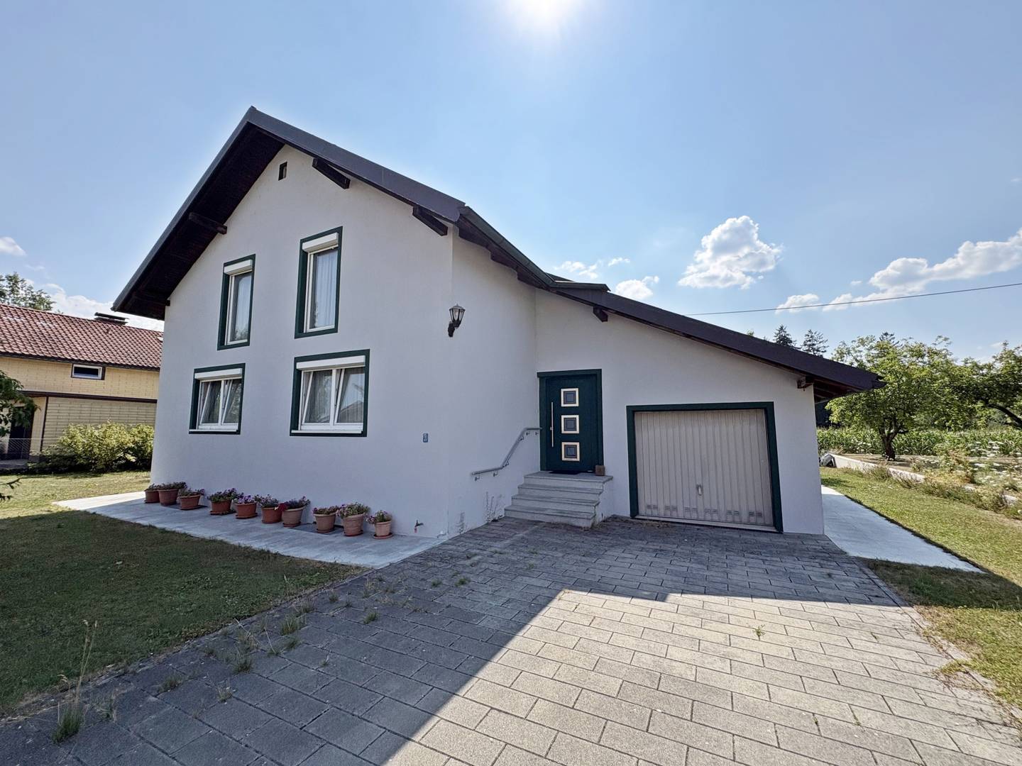 Anlegerwohnung mit unverbautem Blick und großem Garten