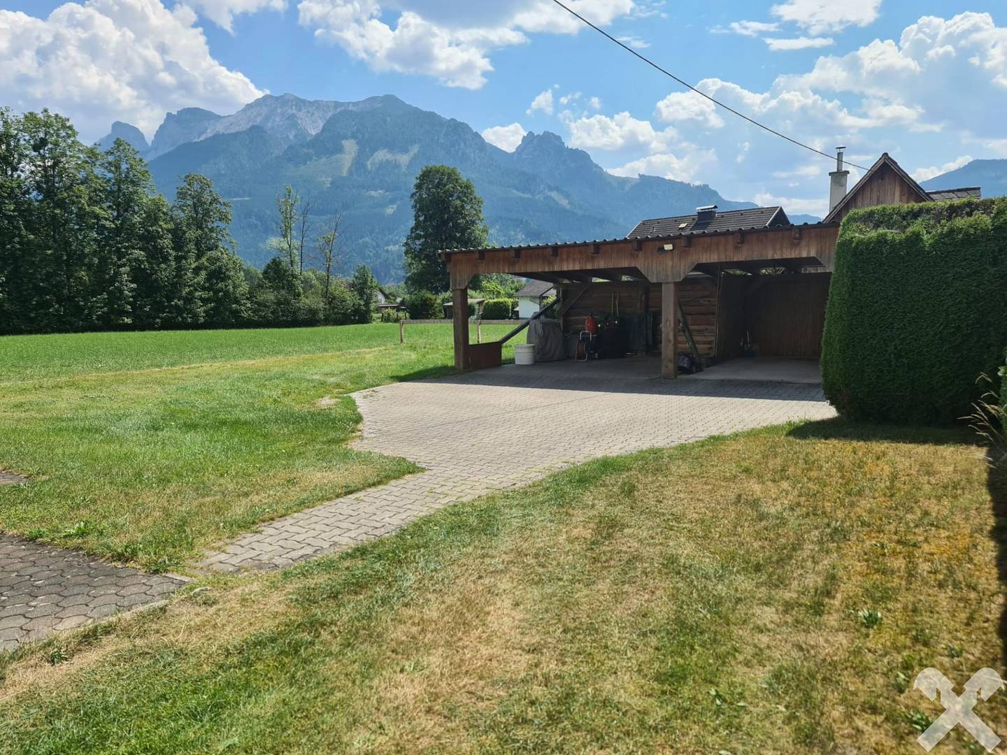 Well renovated apartment in a nature setting