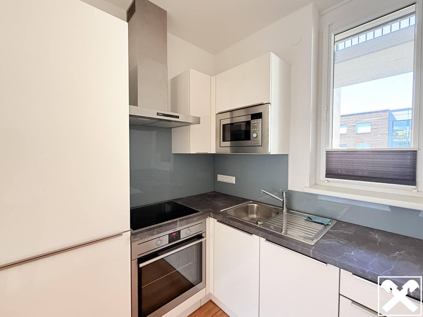 Bright Wohnung first occupancy with balcony