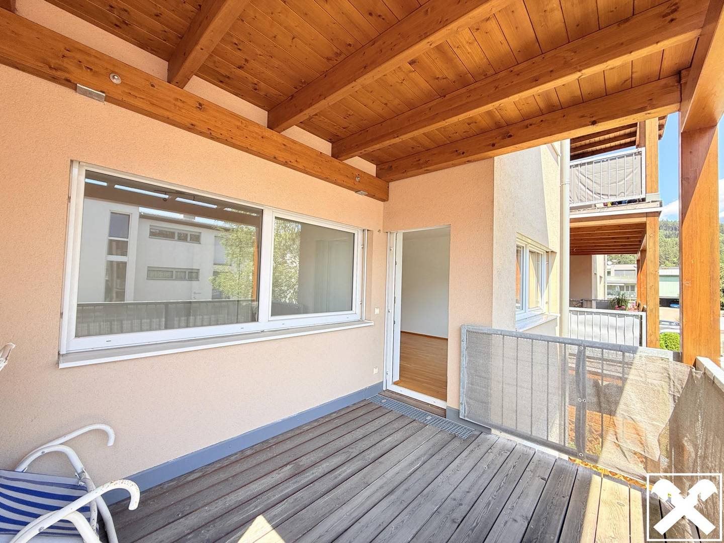 Bright Wohnung first occupancy with balcony