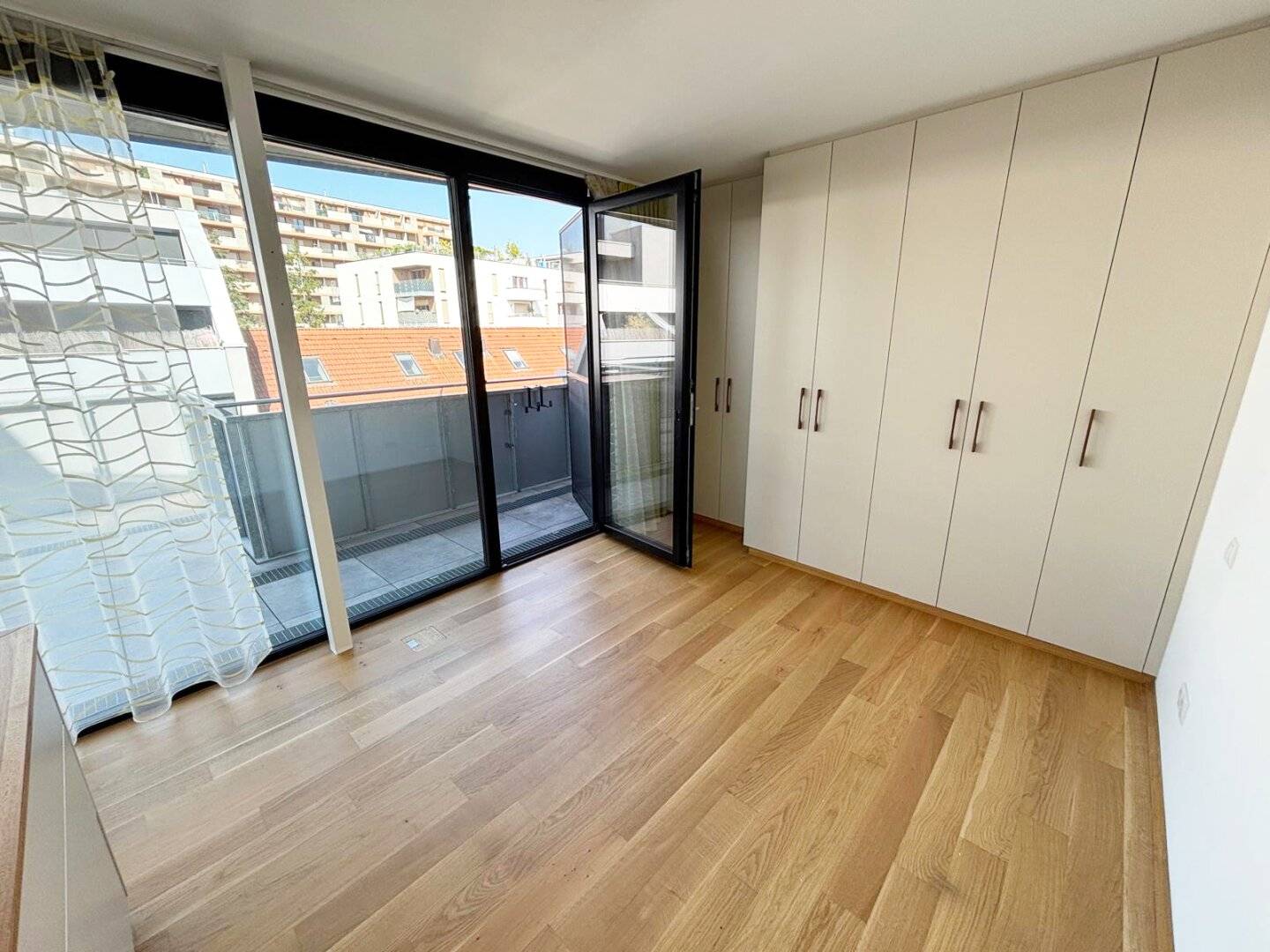 3-Zimmer-Neubauwohnung mit ca. 47 m² Außenfläche &amp; Tiefgaragenstellplatz | 1140 Wien