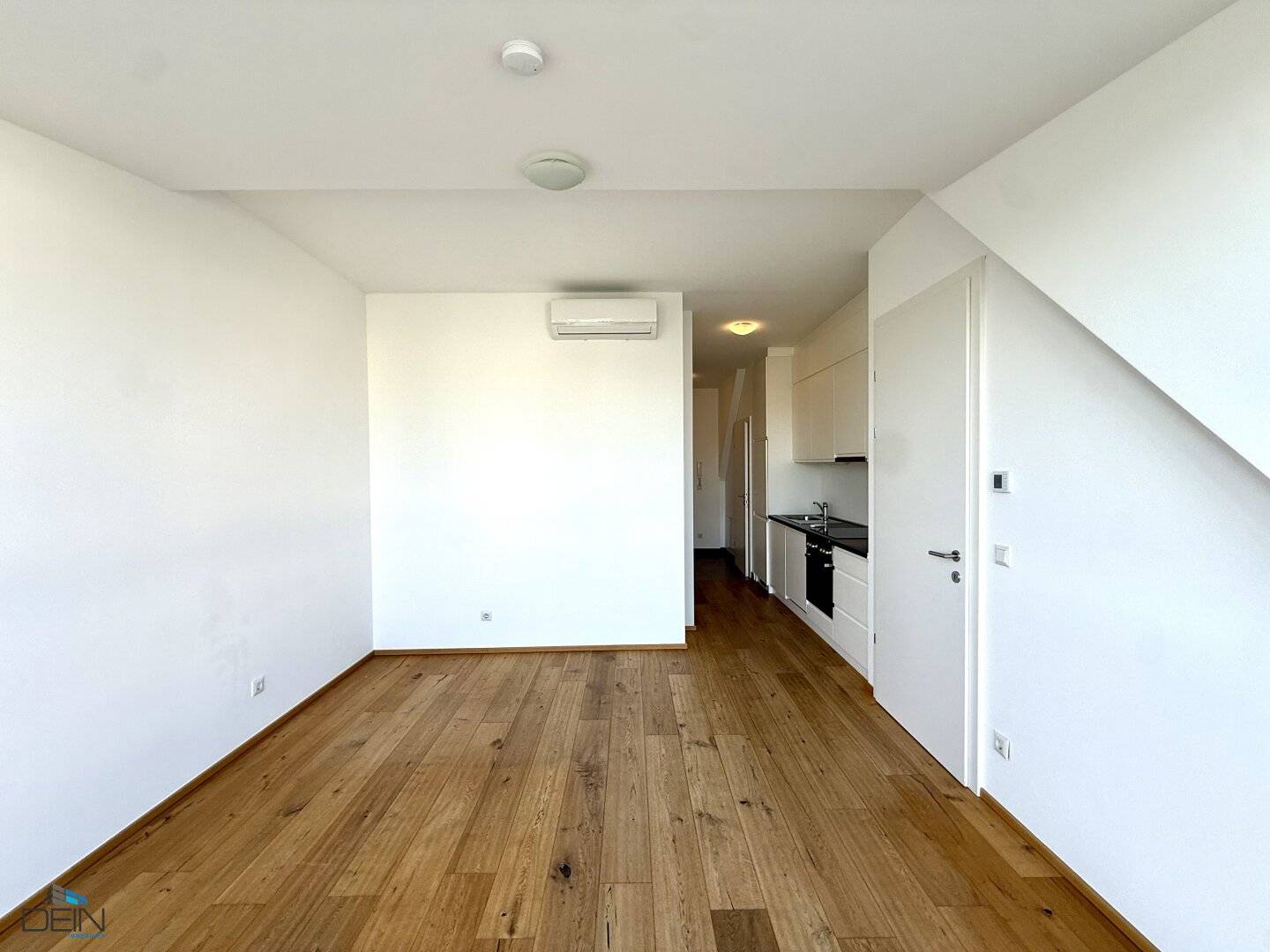 ++NEU++ SONNIGE 2 ZIMMER DACHGESCHOSSWOHNUNGEN NÄHE U6 JÄGERSTRASSE!