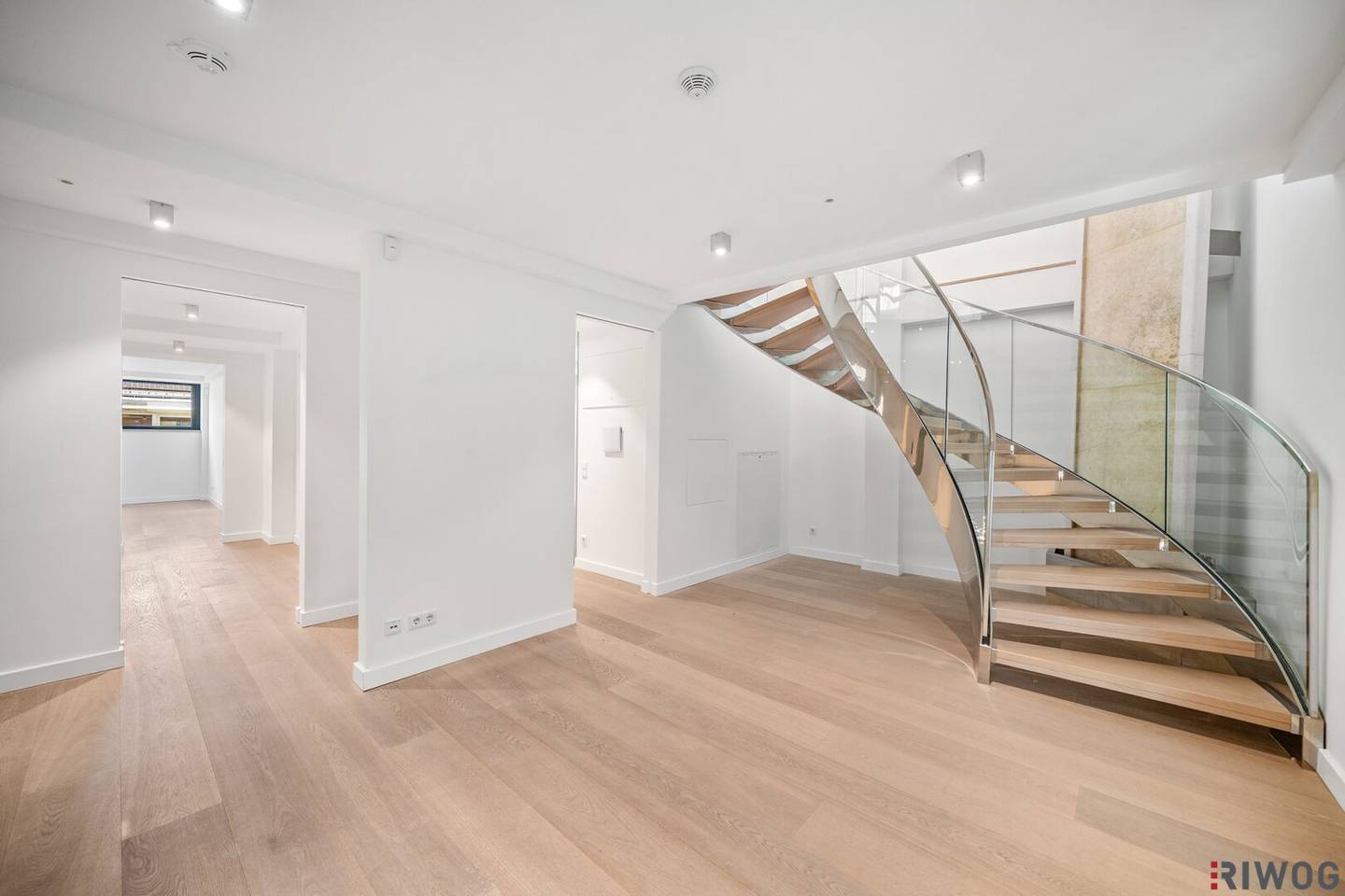 High-End Luxury 3 Min. vom Stephansplatz (Virtual Tour) | 360° Dachterrasse mit Pool | Sauna | Stadtpark ums Eck | 1 Min. zur Staatsoper