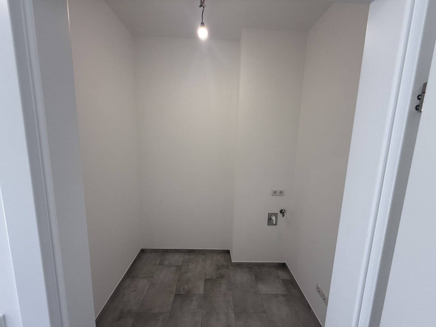 1. OBERGESCHOSS | 54M2 | 2 TG- PARKPLÄTZE | 2 SCHLAFZIMMER | 15M2 BALKON