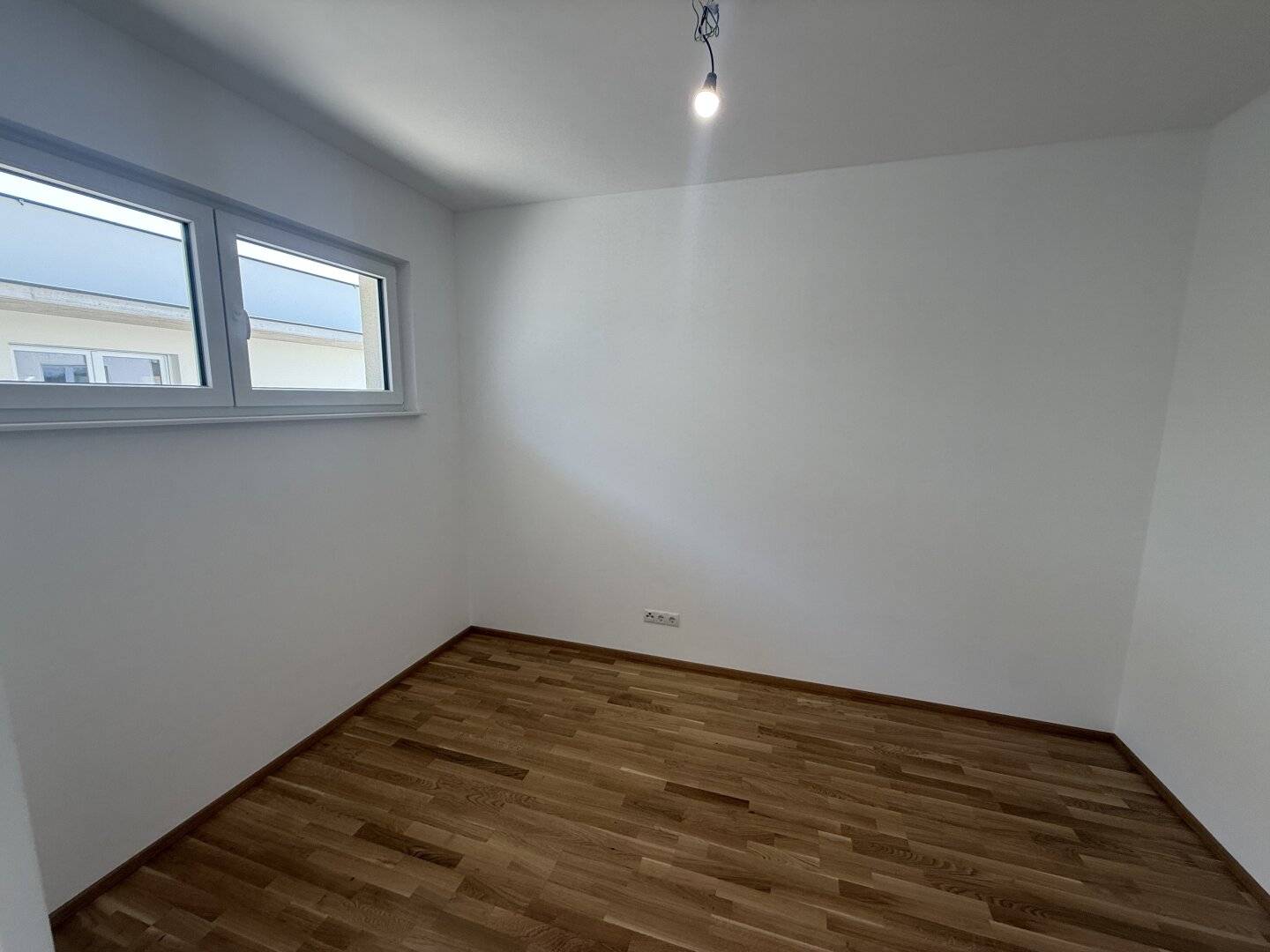 1. OBERGESCHOSS | 57M2 | 2 TG- PARKPLÄTZE | 2 SCHLAFZIMMER | 16M2 BALKON