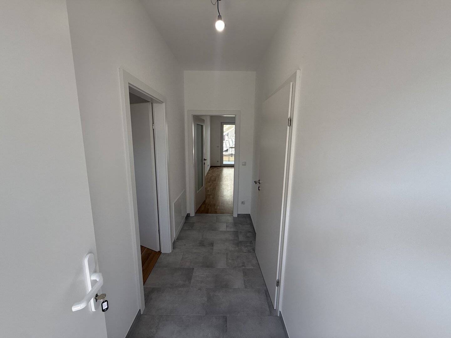 1. OBERGESCHOSS | 57M2 | 2 TG- PARKPLÄTZE | 2 SCHLAFZIMMER | 16M2 BALKON