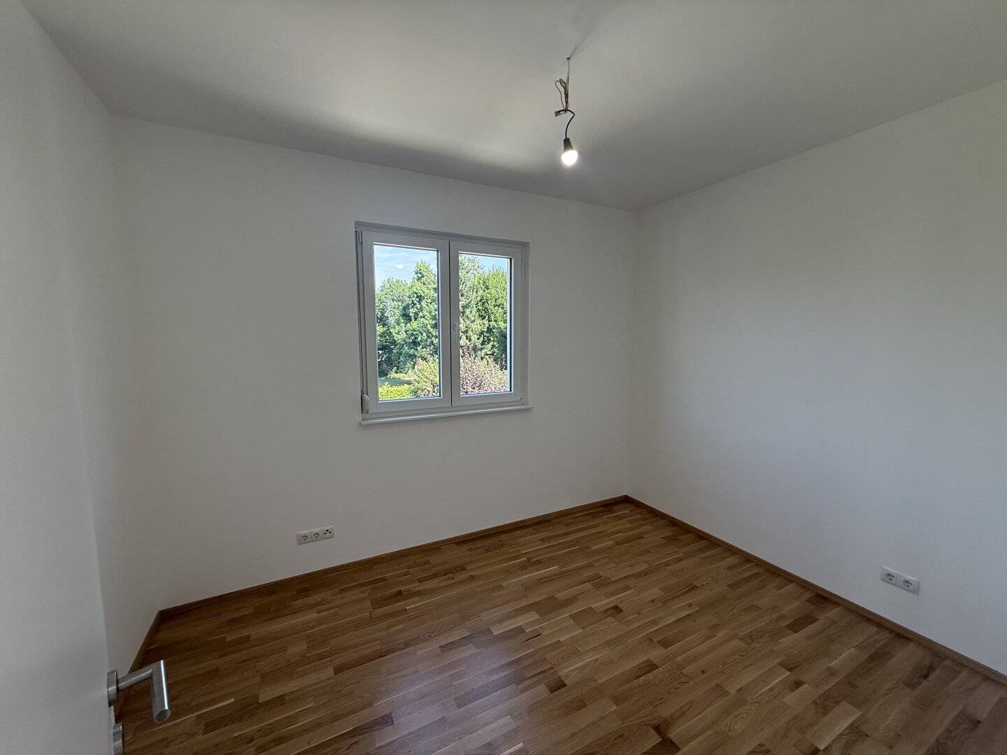 1. OBERGESCHOSS | 74M2 | 2 TG- PARKPLÄTZE | 3 SCHLAFZIMMER | 19M2 BALKON