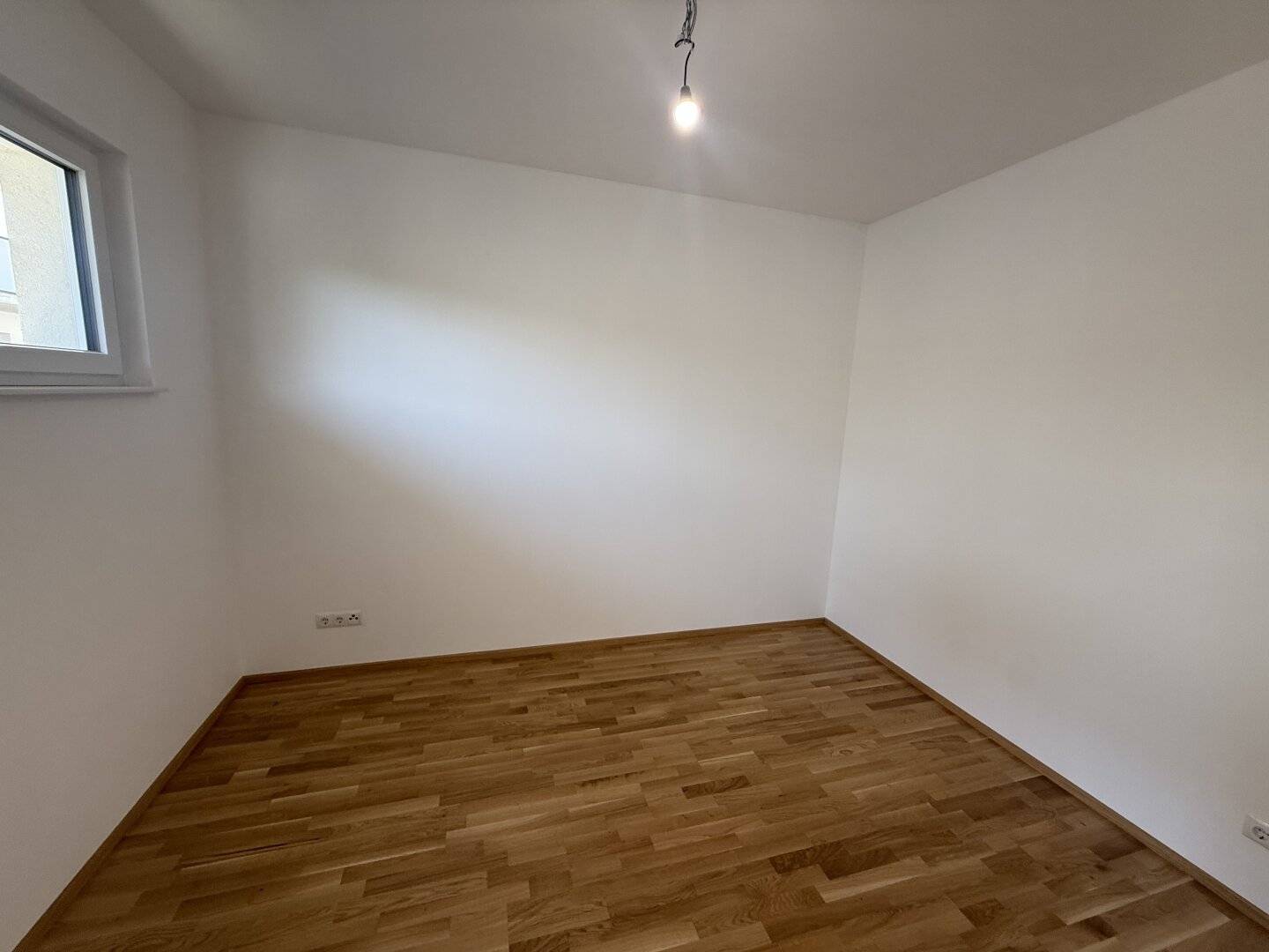 1. OBERGESCHOSS | 74M2 | 2 TG- PARKPLÄTZE | 3 SCHLAFZIMMER | 19M2 BALKON