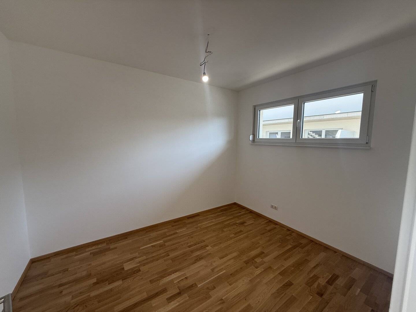 1. OBERGESCHOSS | 74M2 | 2 TG- PARKPLÄTZE | 3 SCHLAFZIMMER | 19M2 BALKON