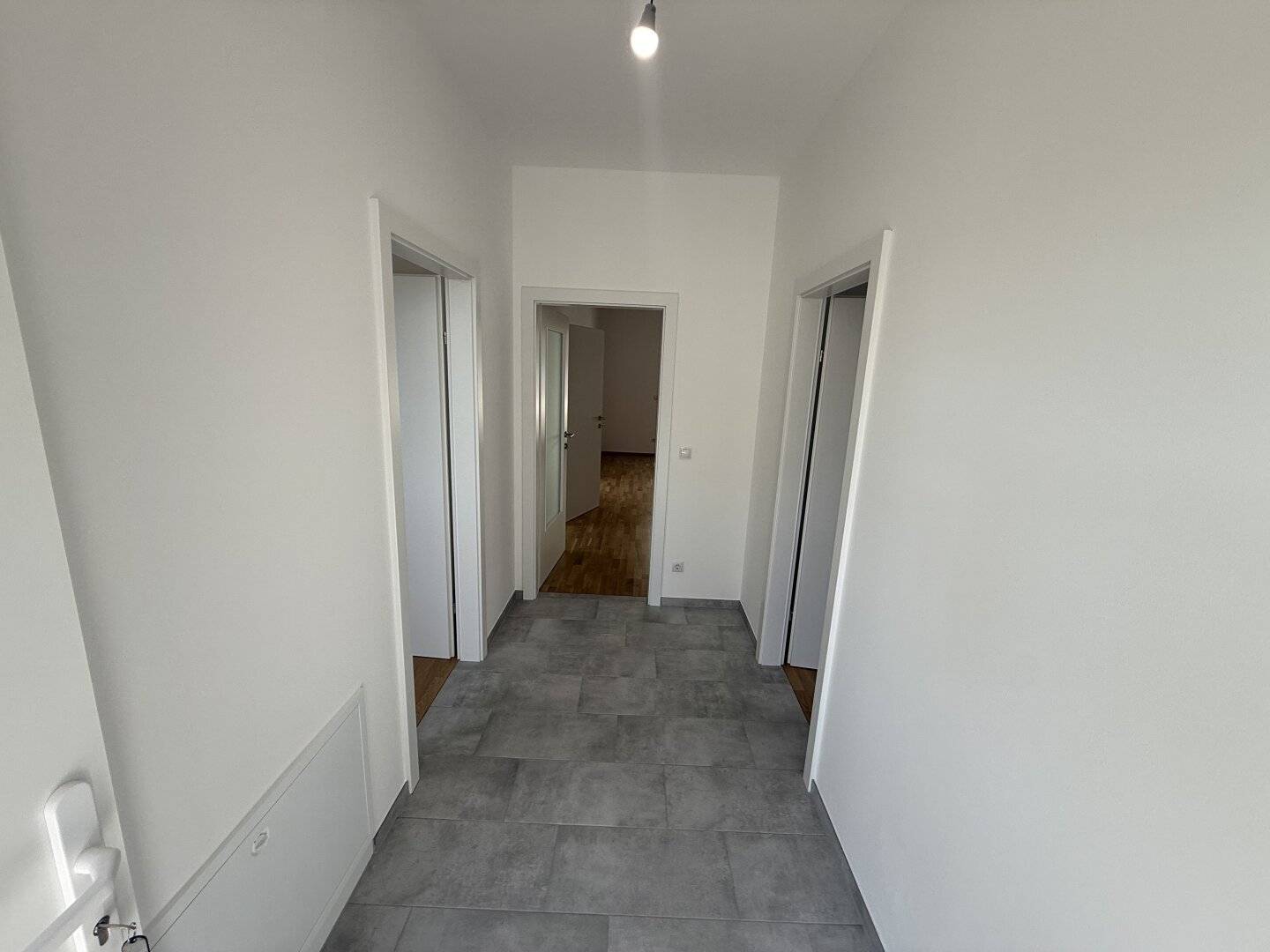 1. OBERGESCHOSS | 74M2 | 2 TG- PARKPLÄTZE | 3 SCHLAFZIMMER | 19M2 BALKON