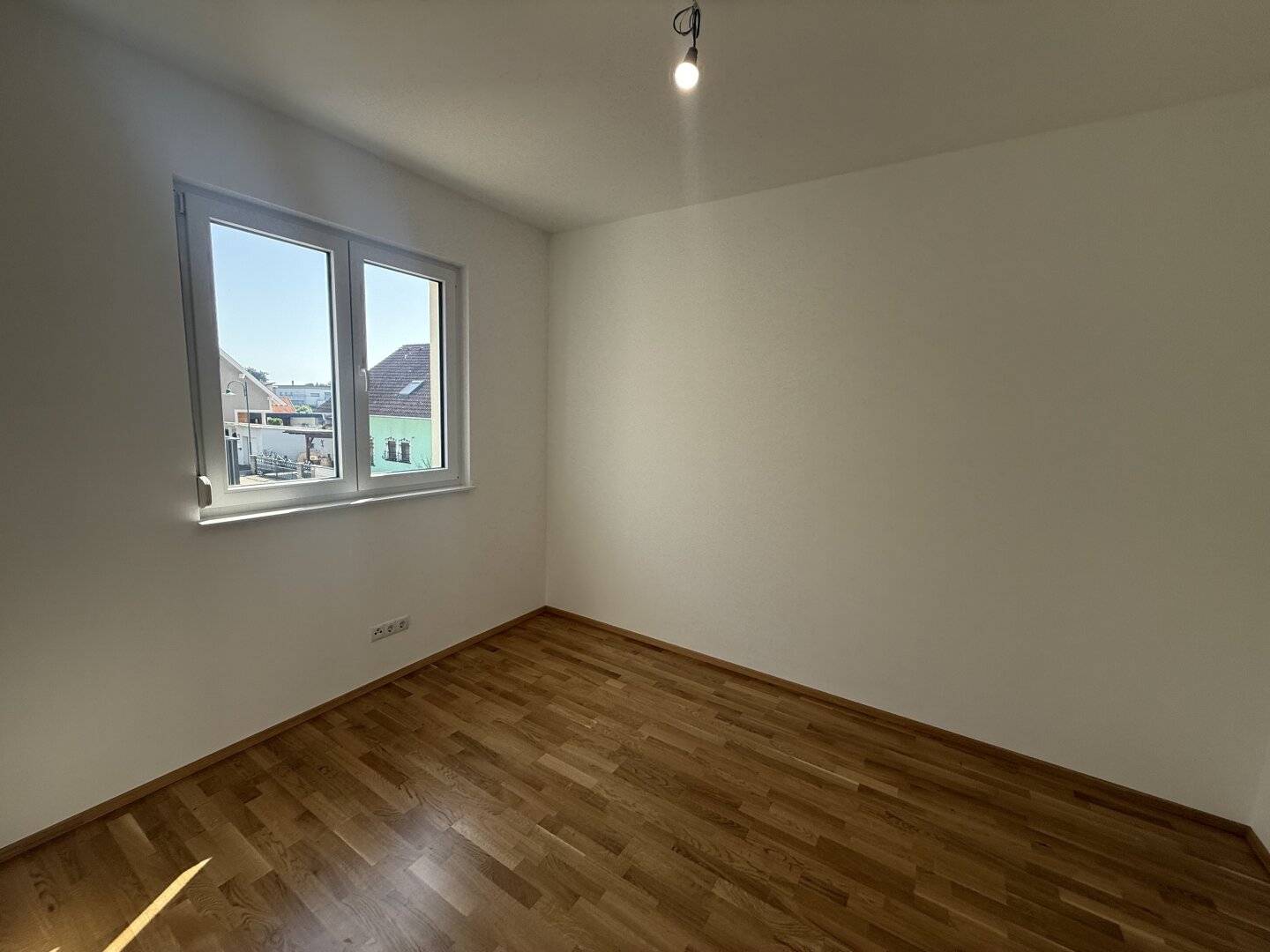 1. OBERGESCHOSS | 74M2 | 2 TG- PARKPLÄTZE | 3 SCHLAFZIMMER | 19M2 BALKON