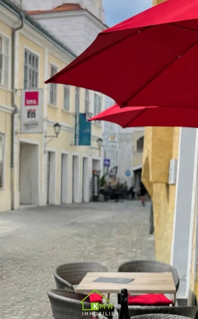 Steiner Tor: renoviertes ca.125m² Gastronomie/Geschäftslokal
