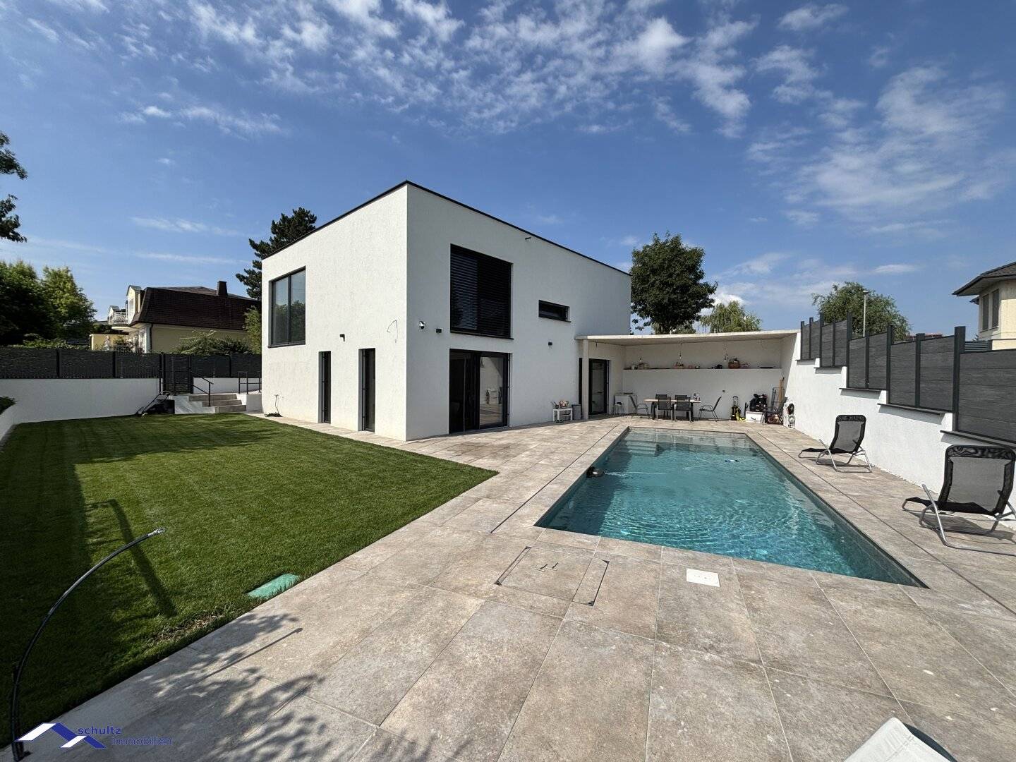SCHULTZ IMMOBILIEN - Modern single-family house with pool and spacious living ambience in Guntramsdorf