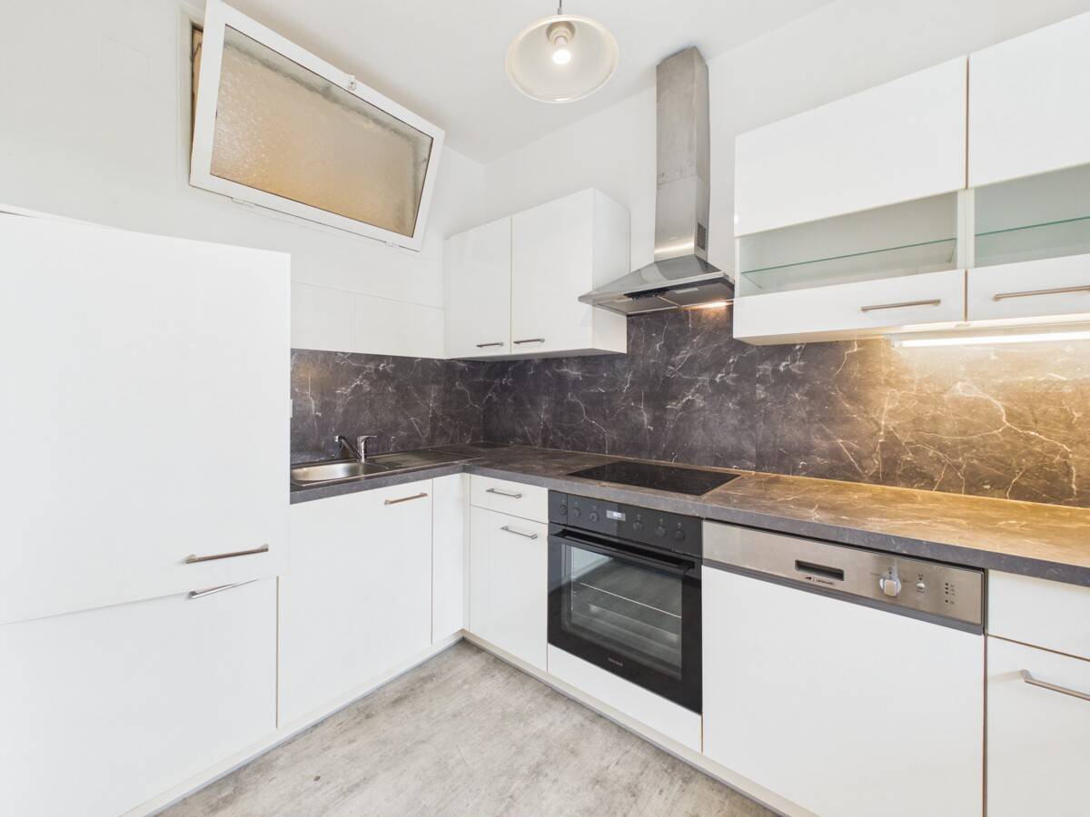Bright apartment with south facing loggia in city centre