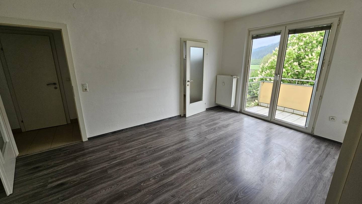 Unbefristete 2-Zimmer-Wohnung mit Balkon!