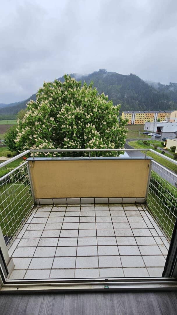 Unbefristete 2-Zimmer-Wohnung mit Balkon!