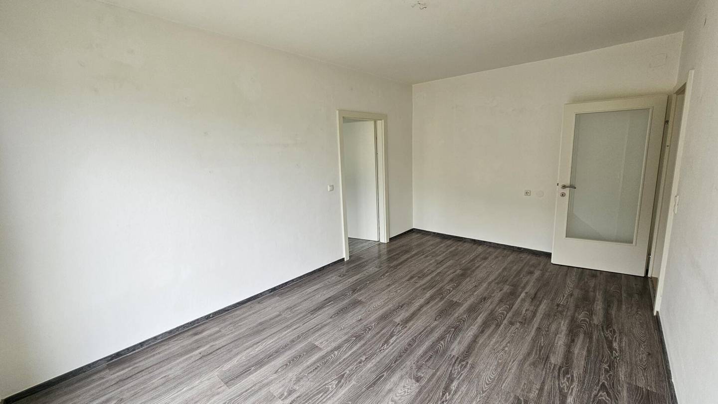 Unbefristete 2-Zimmer-Wohnung mit Balkon!