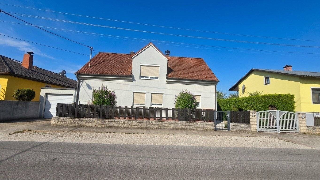 Großzügiges 8-Zi-Haus mit Garten &amp; Garage in Strasshof, Top Lage um 449.000 €!