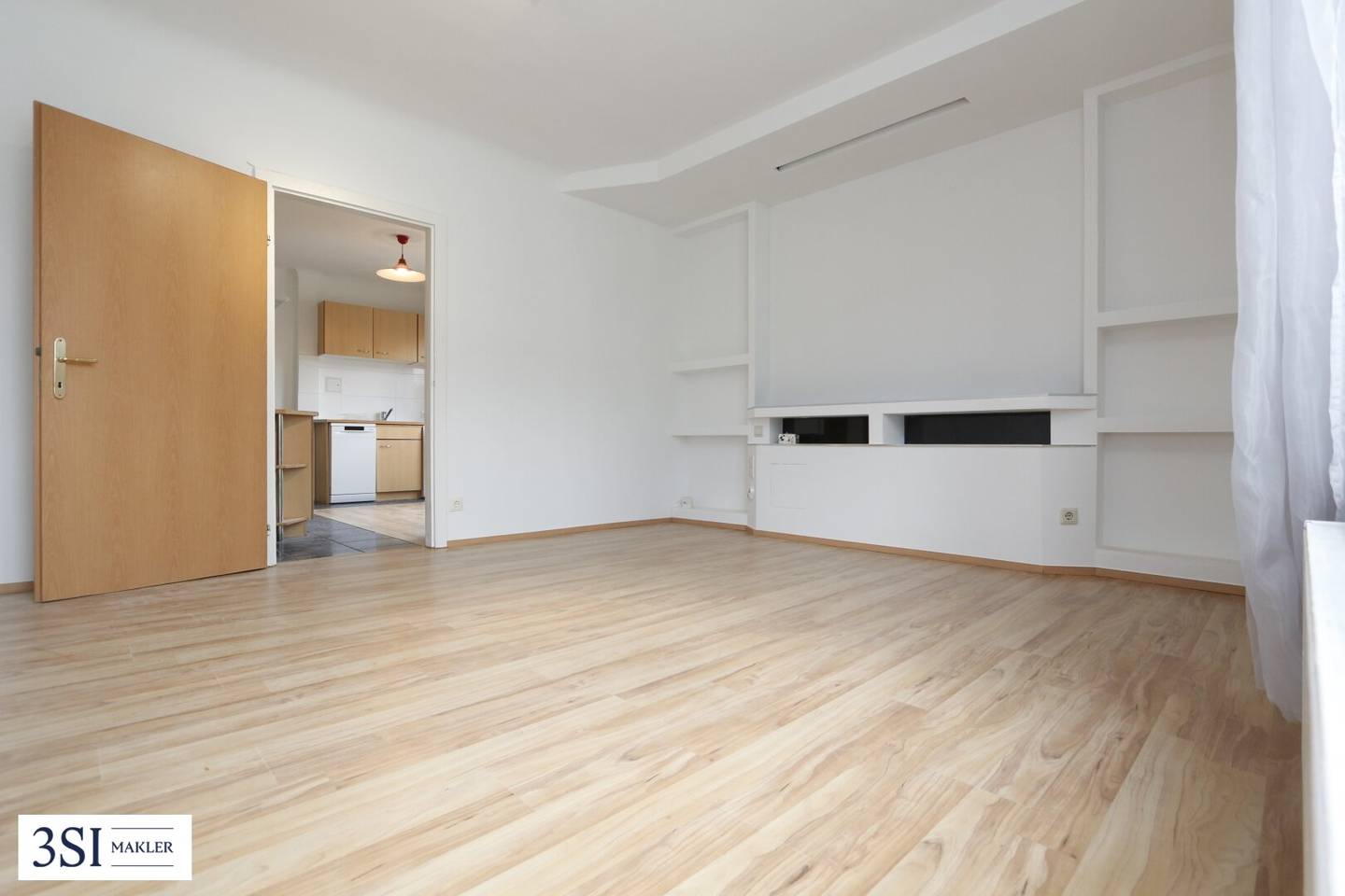 Renovated 2-room apartment in urban location with optimal infrastructure