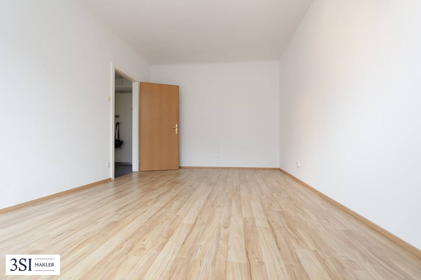 Renovated 2-room apartment in urban location with optimal infrastructure