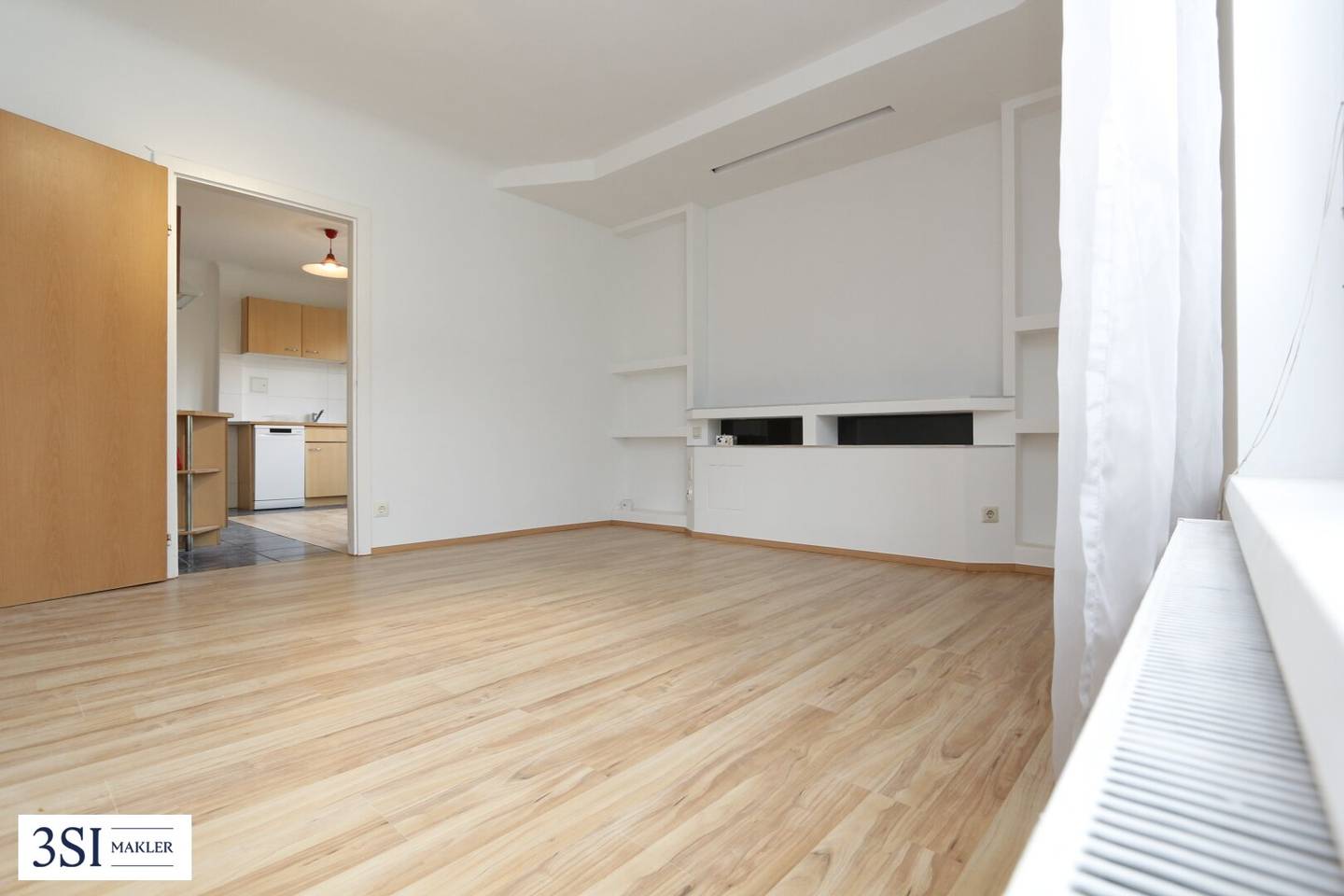 Renovated 2-room apartment in urban location with optimal infrastructure