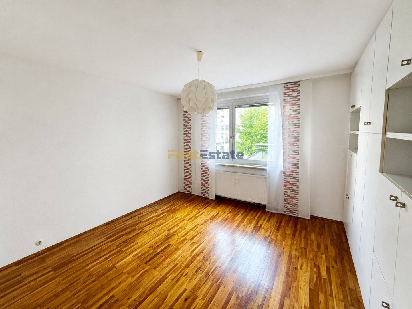 Quiet 2-room apartment with separate kitchen – courtyard-facing, central in Vienna-Margareten