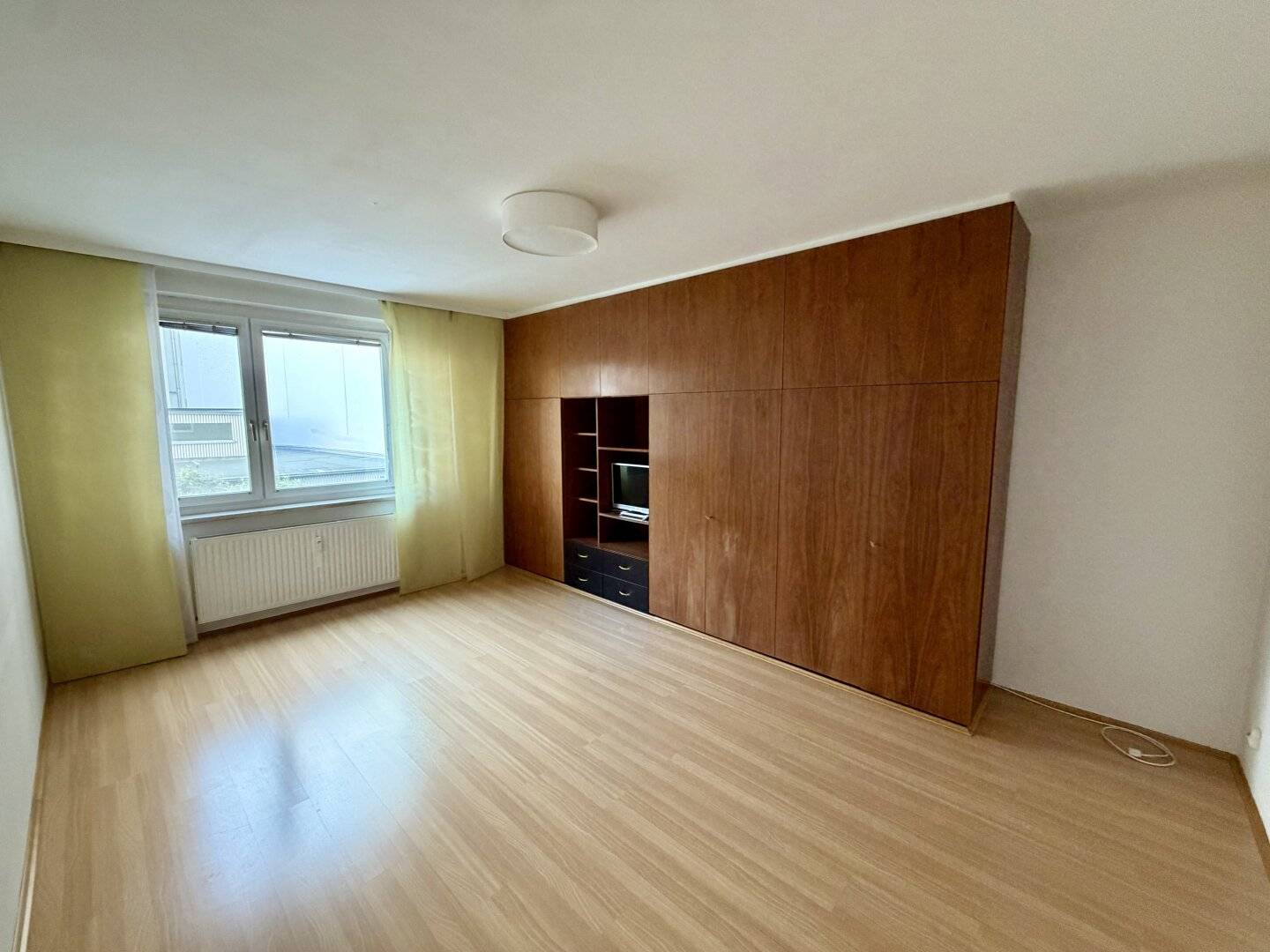 Quiet 2-room apartment with separate kitchen – courtyard-facing, central in Wien-Margareten
