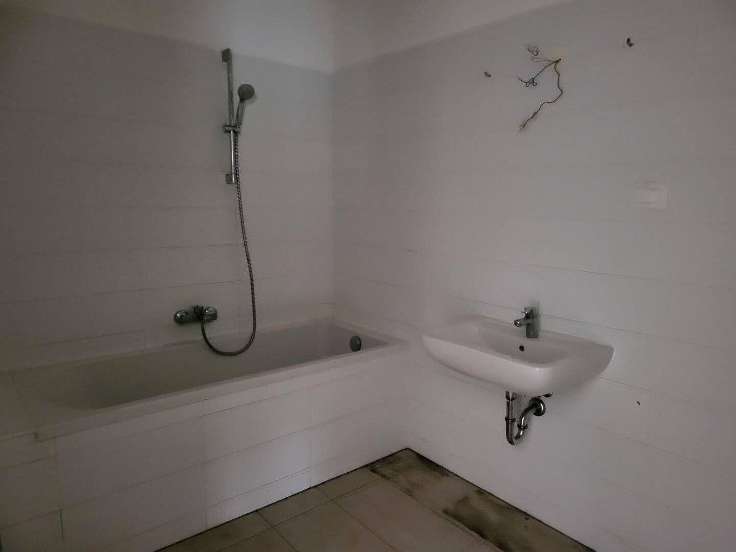 Unbefristete 4-Zimmer-Wohnung mit Küche und Balkon!