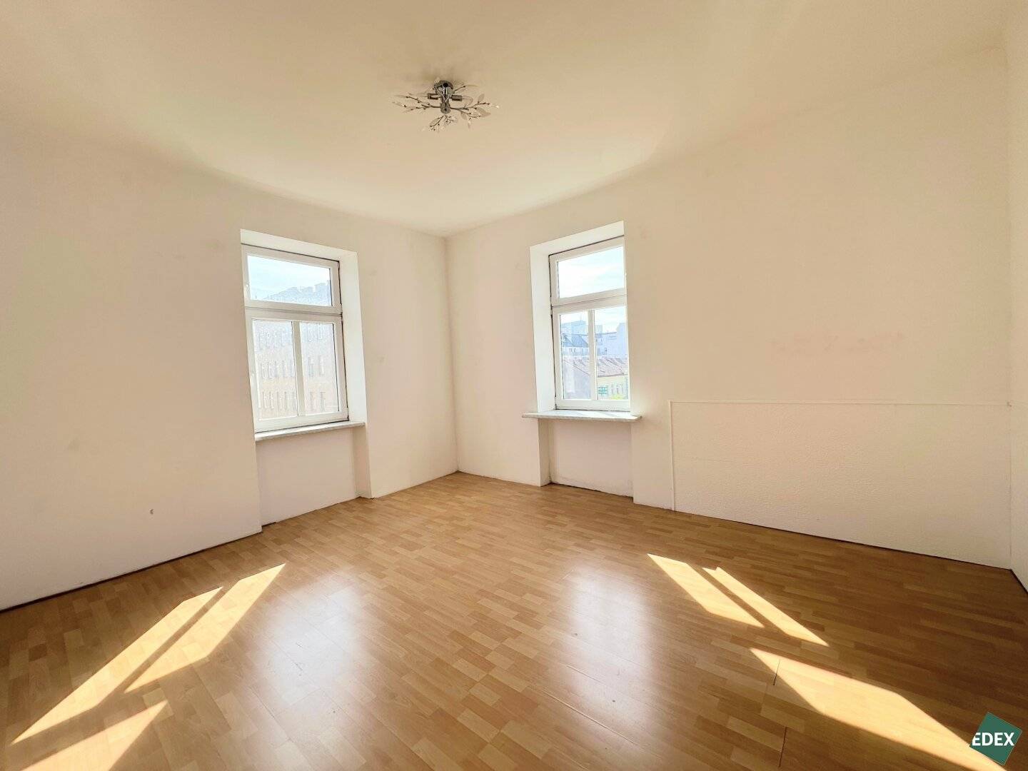 Renovation-Ready Altbau Apartment near Metro