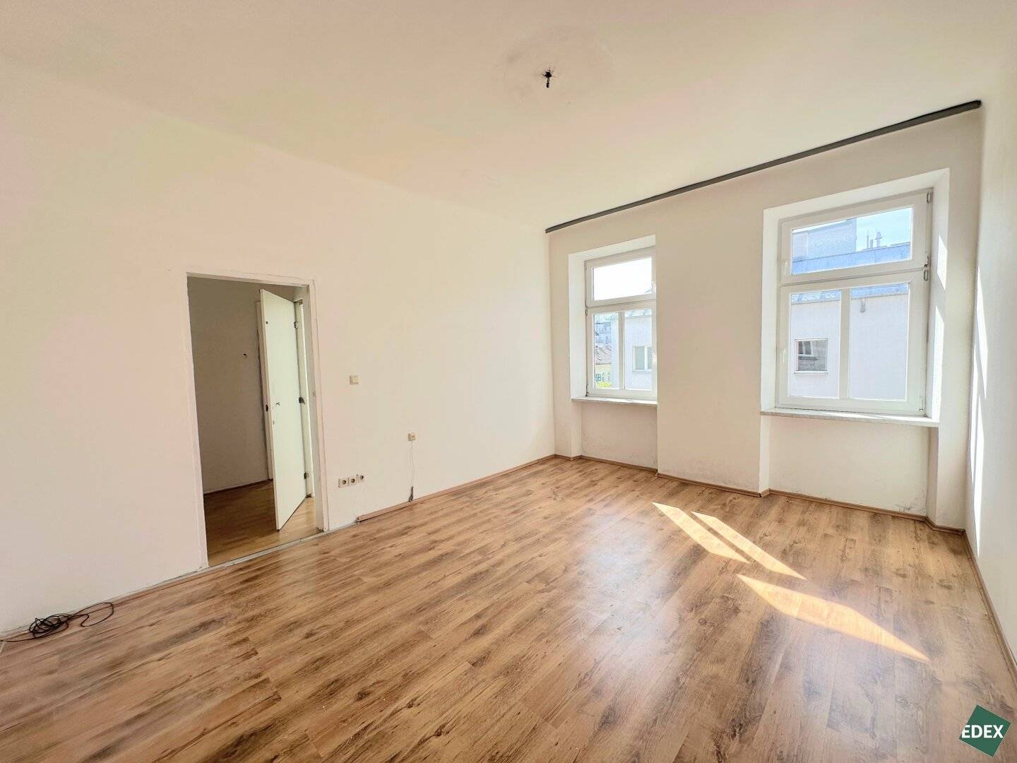 Renovation-Ready Altbau Apartment near Metro