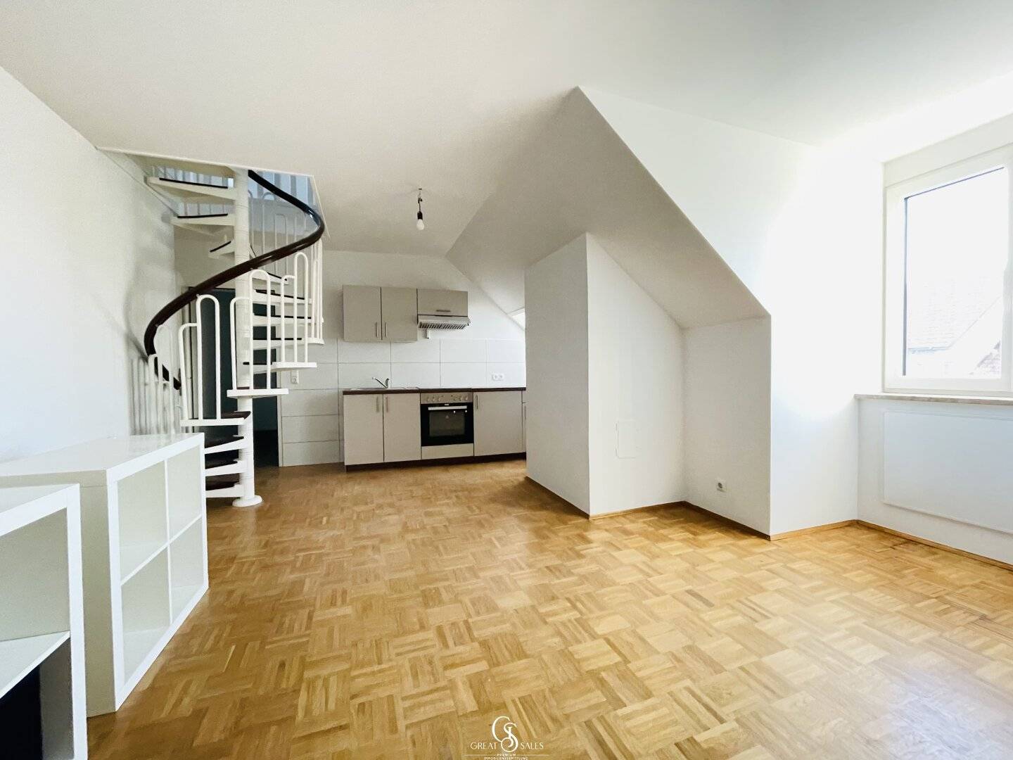Top 8 Neu - Ruhig &amp; zentral: Maisonette mit Charme, Einbauküche &amp; Parkplatz