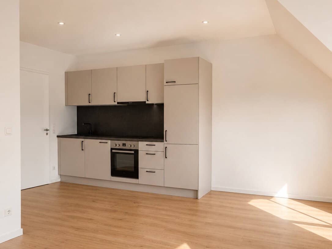 First occupancy after renovation Bright 2-room apartment with kitchen