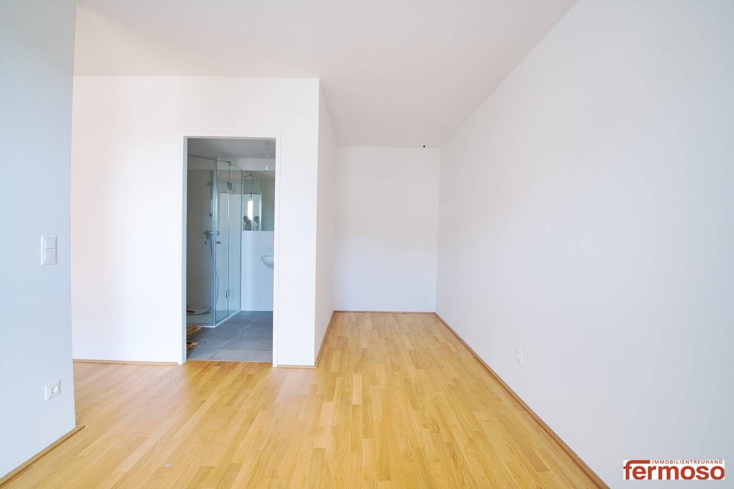 Modern 2-room apartment with terrace, underfloor heating &amp; close to the subway in 1210 Vienna