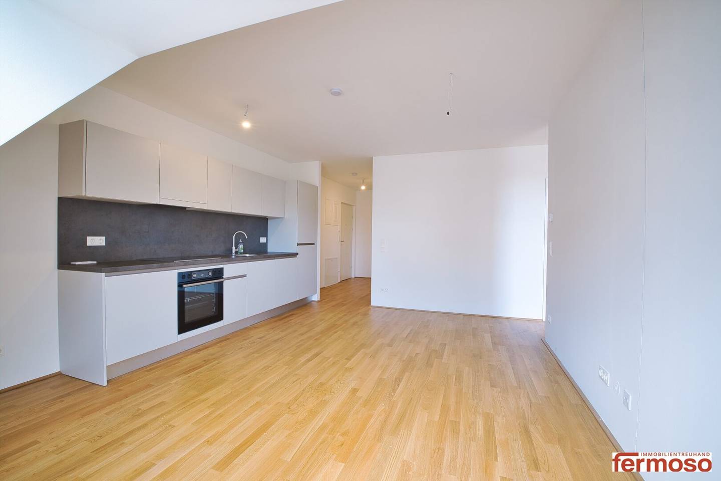 Modern 2-room apartment with terrace, underfloor heating &amp; close to the subway in 1210 Vienna
