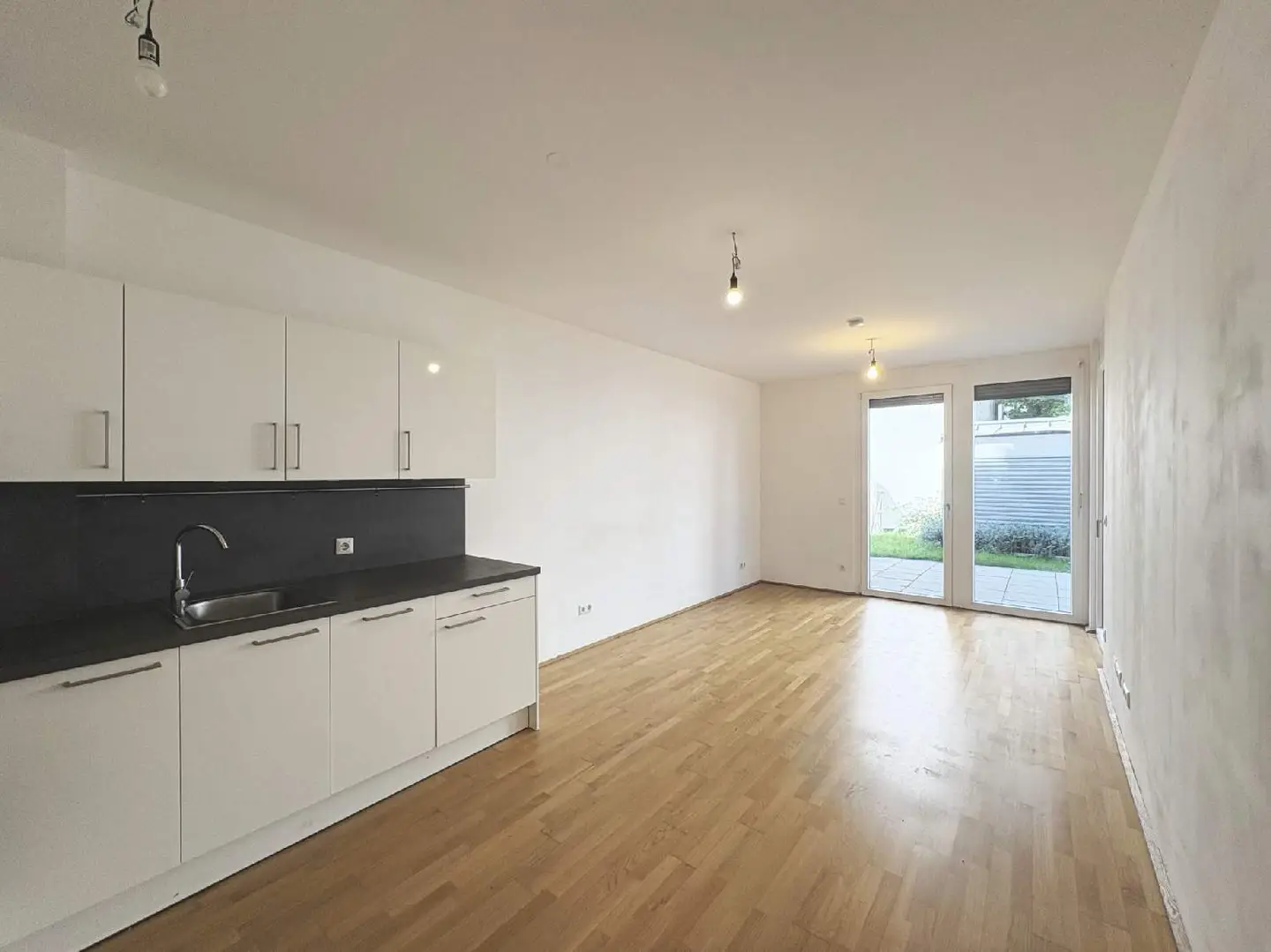 Bright Erdgeschosswohnung with garden and terrace